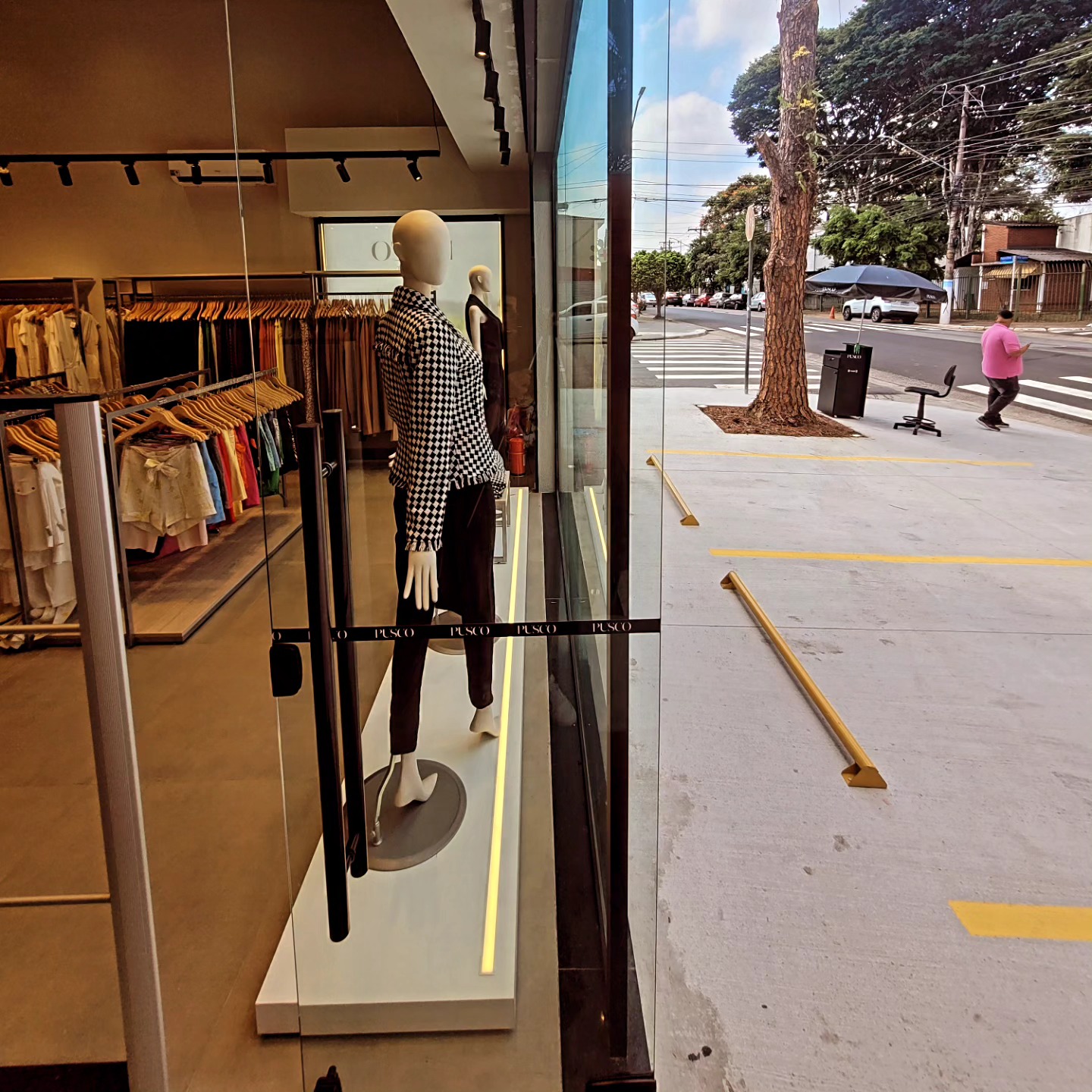 Vitrine lateral