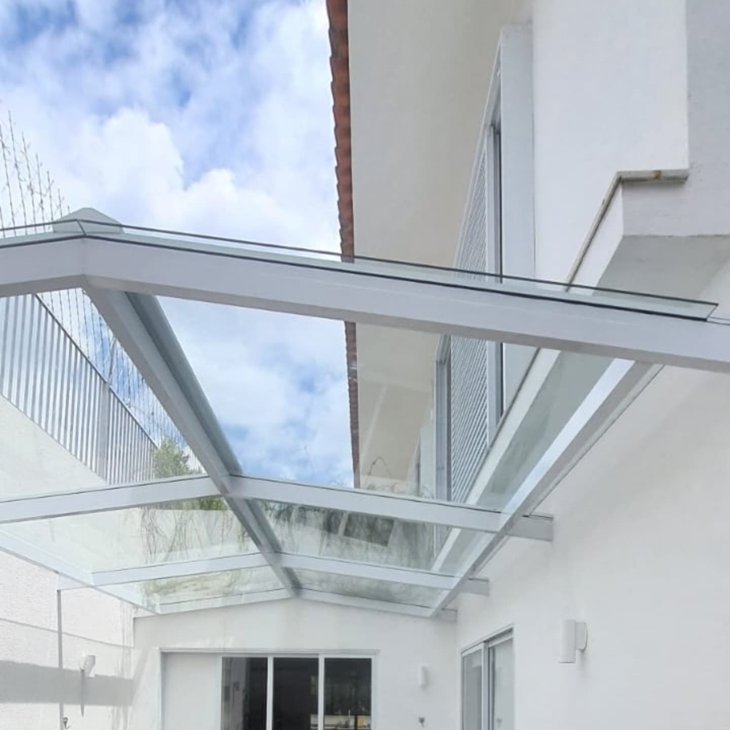 Estrutura contra o céu